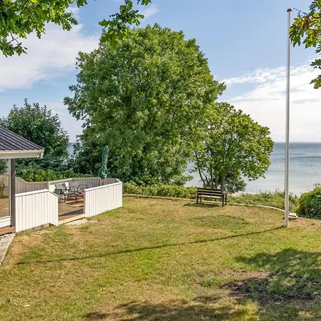 Stefan - 50m From The Sea By Interhome *